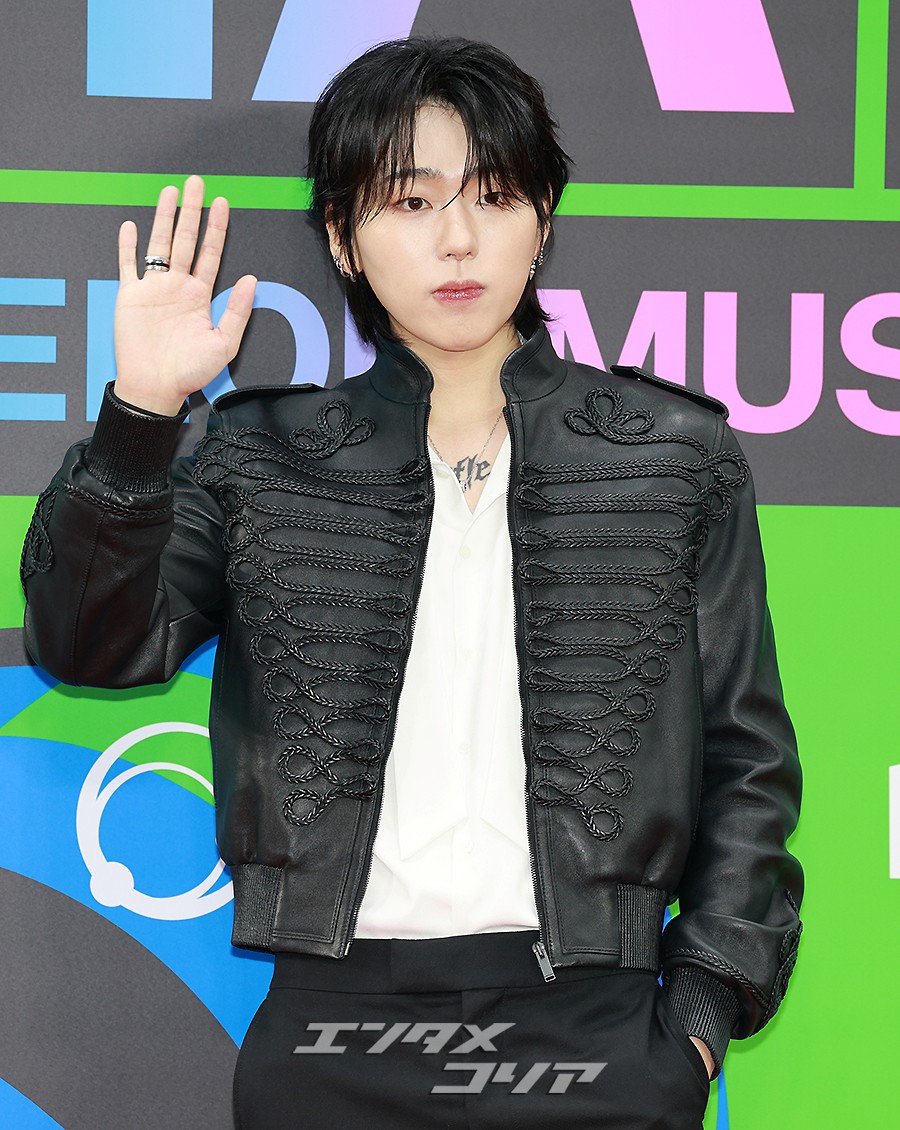 【フォト】ZICO「革ジャケットでキメました」