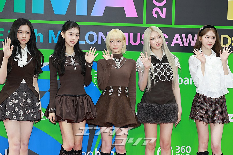 【フォト】KiiiKiii「ハートを描くラブリー・ガールズ」