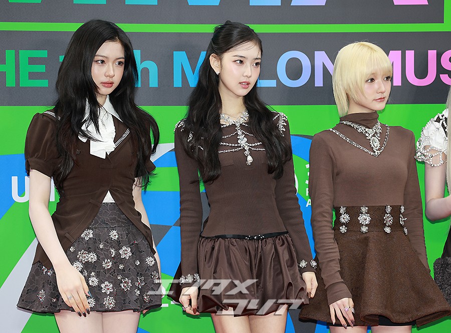 【フォト】KiiiKiii「ハートを描くラブリー・ガールズ」