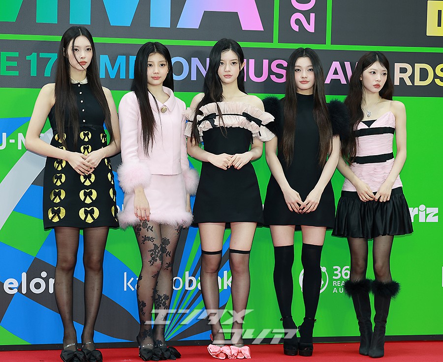 【フォト】ILLIT　ラブリー＆シックが共存「MMA 2025」レッドカーペット・ファッション