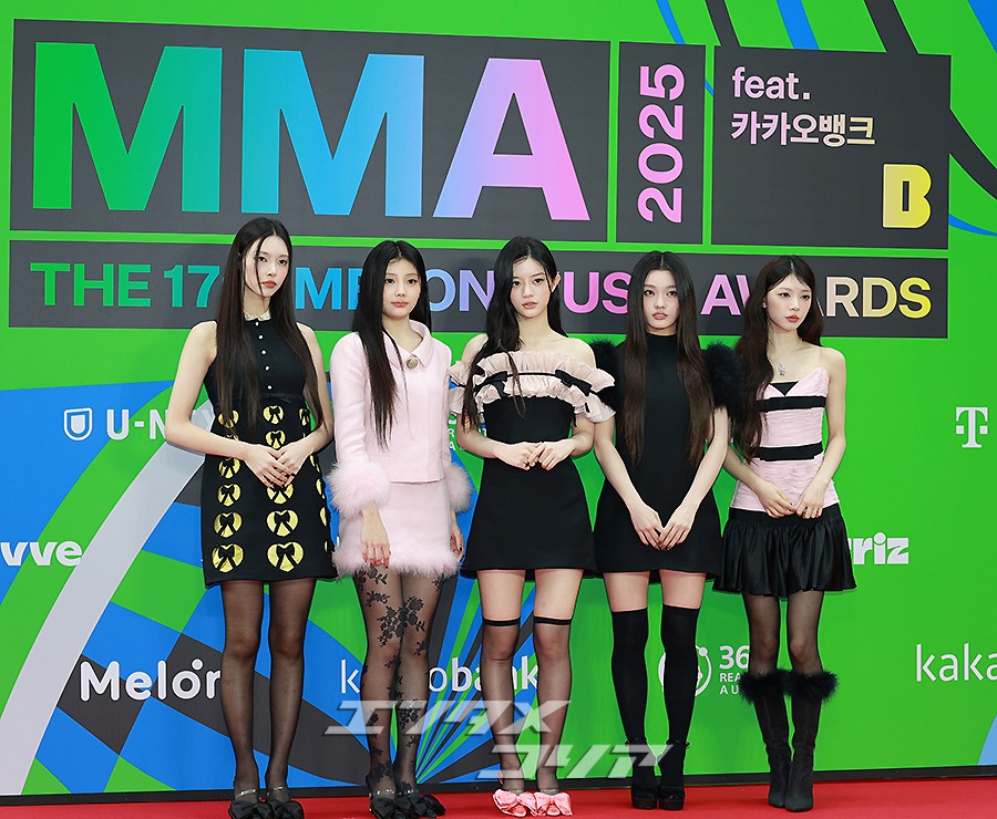 【フォト】ILLIT　ラブリー＆シックが共存「MMA 2025」レッドカーペット・ファッション