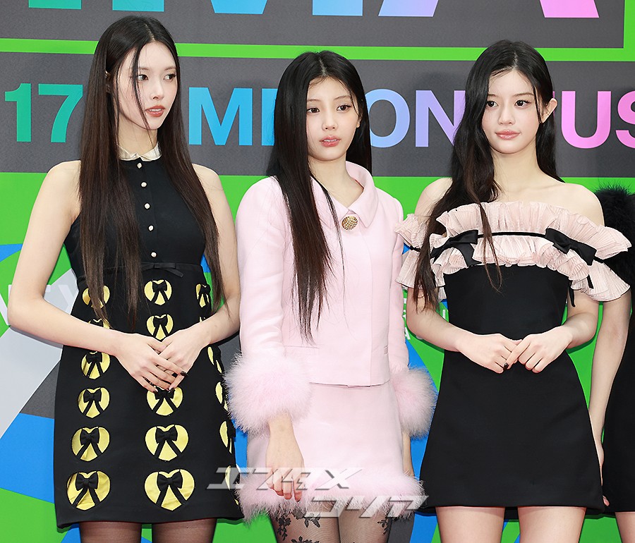 【フォト】ILLIT　ラブリー＆シックが共存「MMA 2025」レッドカーペット・ファッション