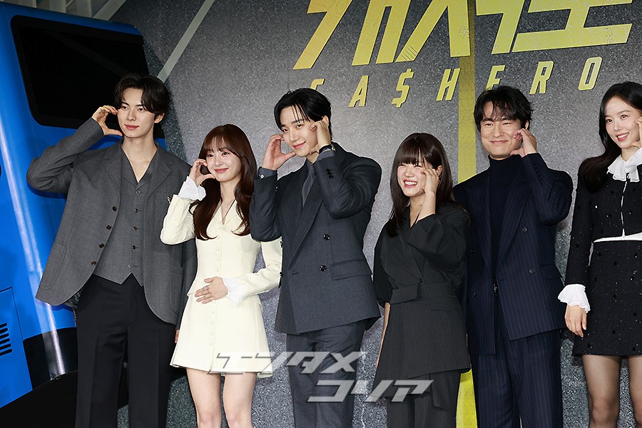 【フォト】イ・ジュノ＆キム・ヘジュン＆イ・チェミン＆カン・ハンナら、『CASHERO』のキャストたち