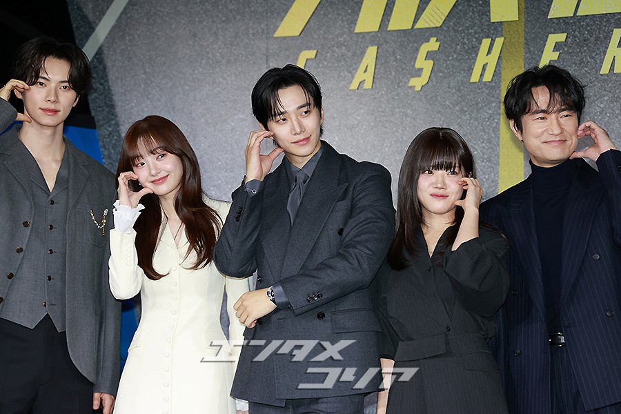 【フォト】イ・ジュノ＆キム・ヘジュン＆イ・チェミン＆カン・ハンナら、『CASHERO』のキャストたち