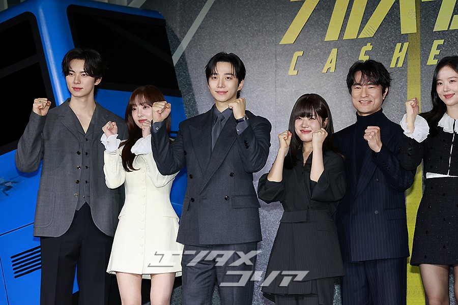 【フォト】イ・ジュノ＆キム・ヘジュン＆イ・チェミン＆カン・ハンナら、『CASHERO』のキャストたち
