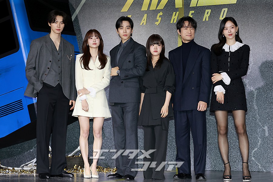 【フォト】イ・ジュノ＆キム・ヘジュン＆イ・チェミン＆カン・ハンナら、『CASHERO』のキャストたち