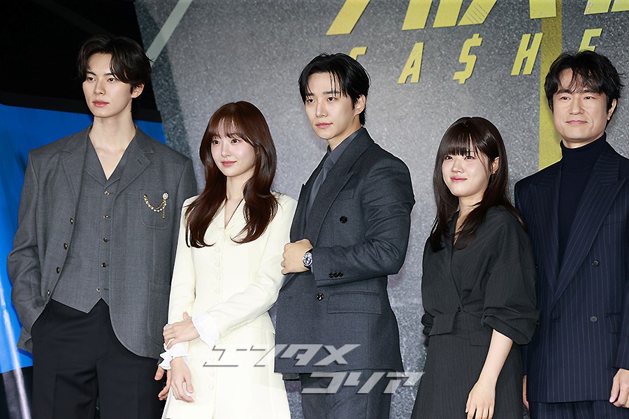 【フォト】イ・ジュノ＆キム・ヘジュン＆イ・チェミン＆カン・ハンナら、『CASHERO』のキャストたち