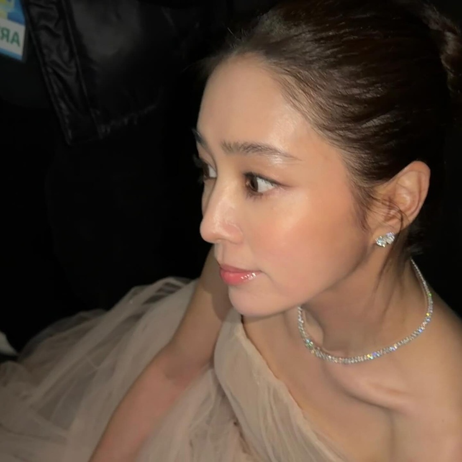 イ・ミンジョン、美しいドレス姿に感嘆の声＝KBS芸能大賞