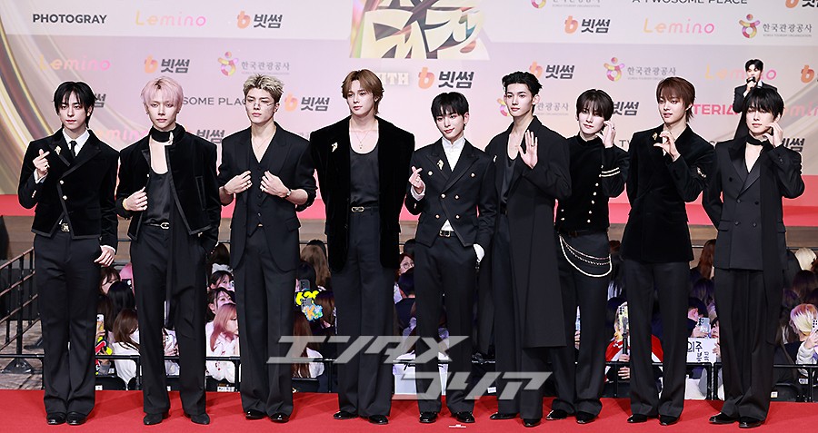 【フォト】&TEAM「それぞれの個性あふれる黒コーデ」