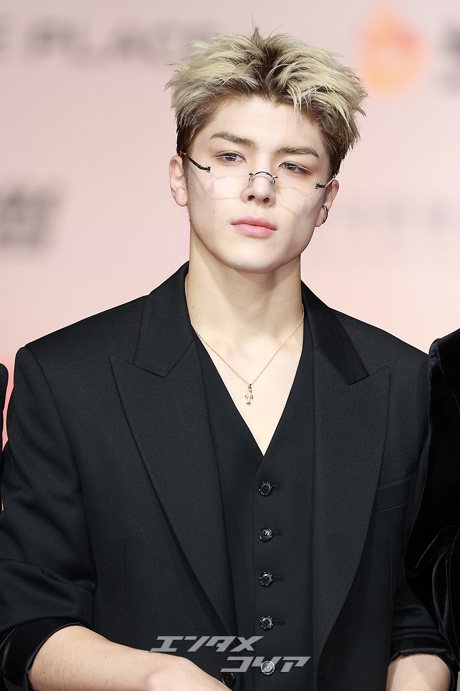 【フォト】&TEAM「それぞれの個性あふれる黒コーデ」