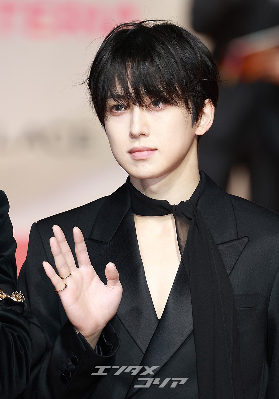 【フォト】&TEAM「それぞれの個性あふれる黒コーデ」