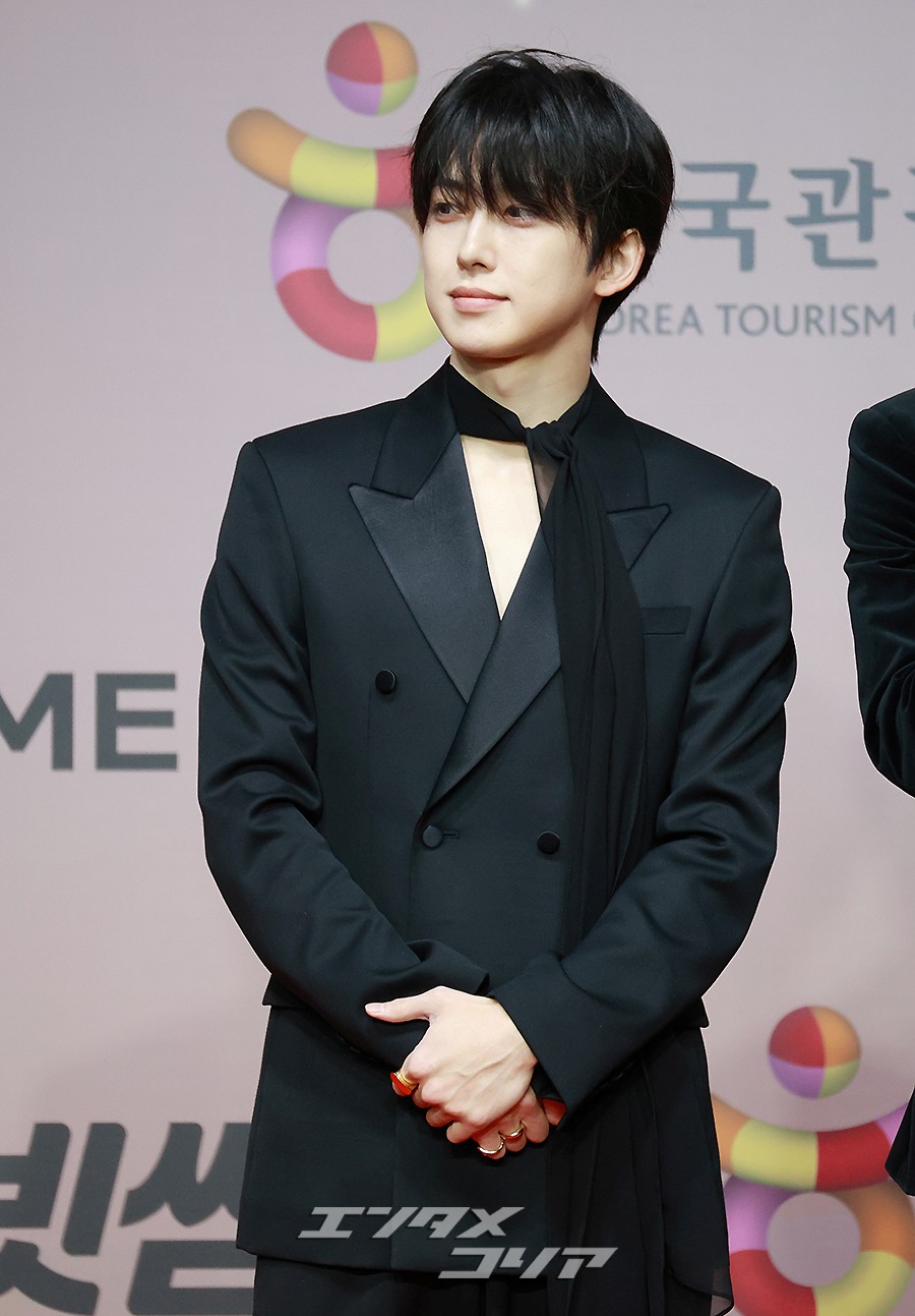 【フォト】&TEAM「それぞれの個性あふれる黒コーデ」