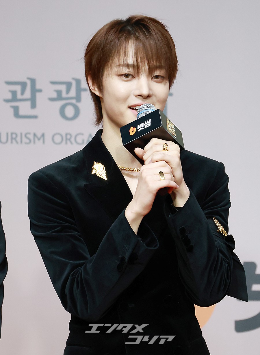 【フォト】&TEAM「それぞれの個性あふれる黒コーデ」