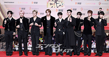 【フォト】&TEAM「それぞれの個性あふれる黒コーデ」