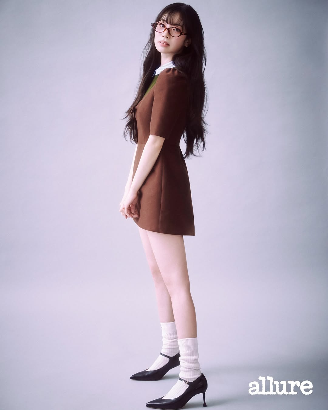 【フォト】TWICEダヒョン、イ・シウの肩に寄り掛かり照れくさそうにポーズ