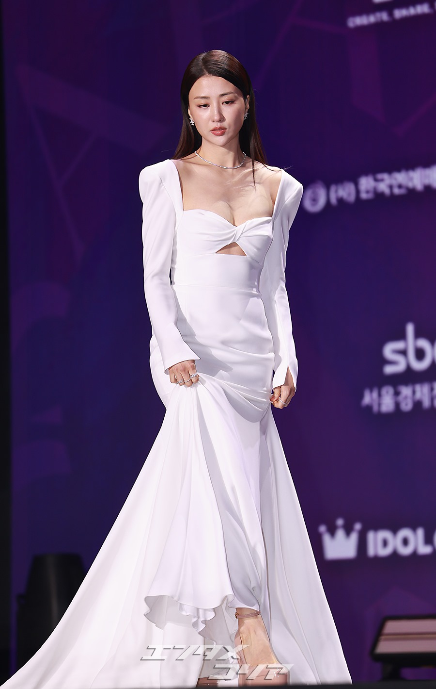 【フォト】パク・ハソン　バスト強調した大胆ドレス＝APAN