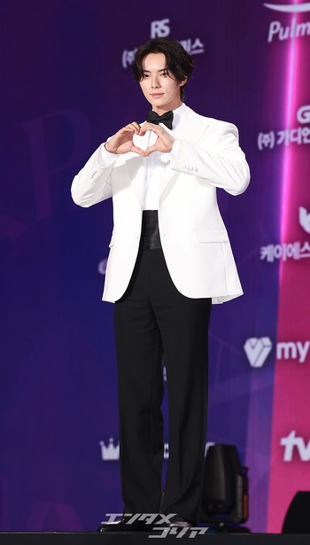 【フォト】イ・チェミン ときめく「王子様ビジュアル」=APAN