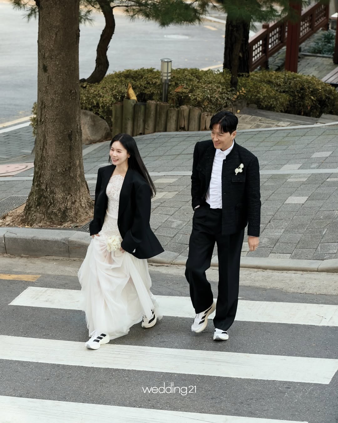 【フォト】「結婚10周年」チン・テヒョン＆パク・シウン　美しいリマインド・ウエディング・グラビア公開