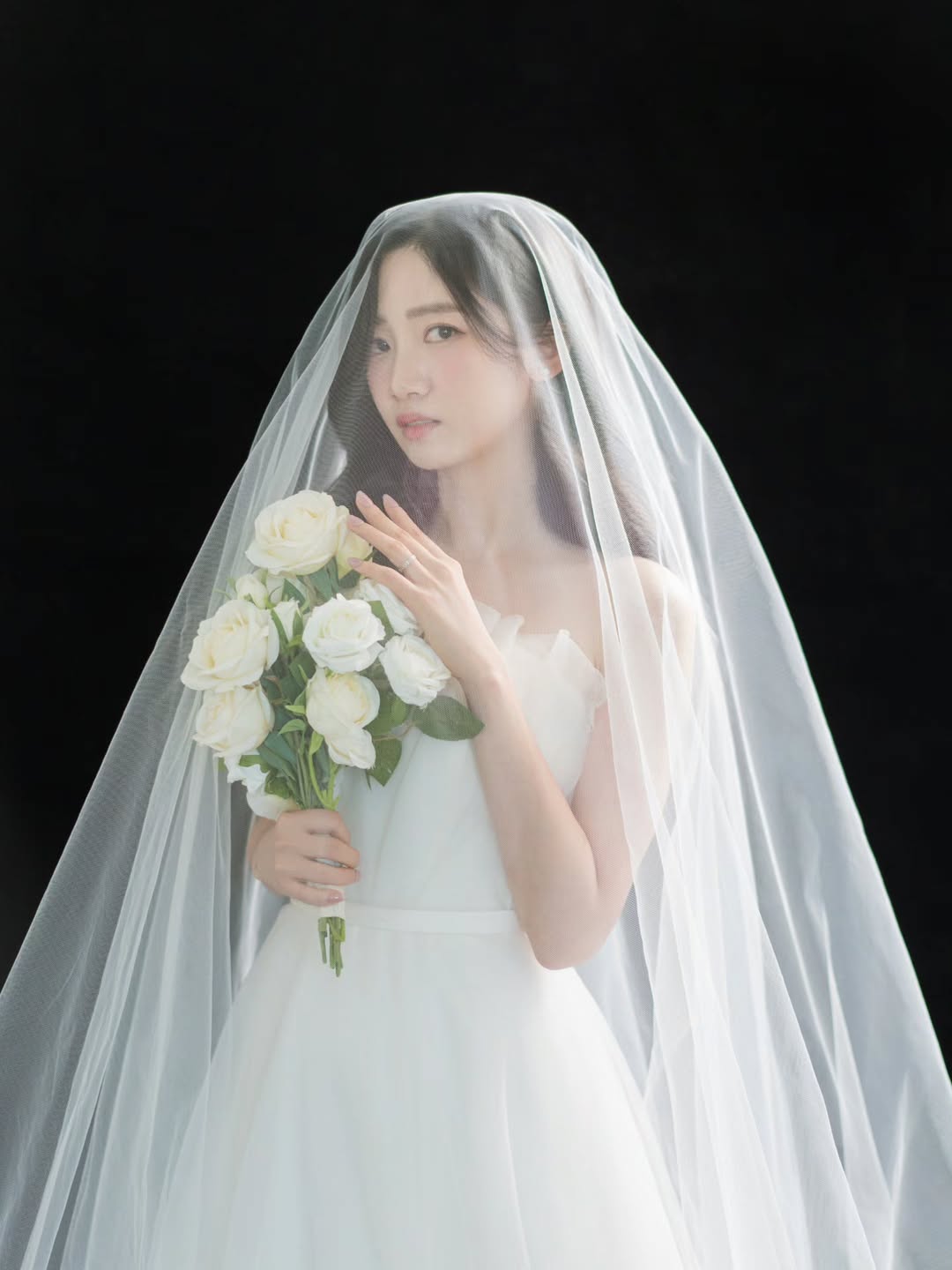 【フォト】ハン・ボベ、純白のウエディングドレス姿公開