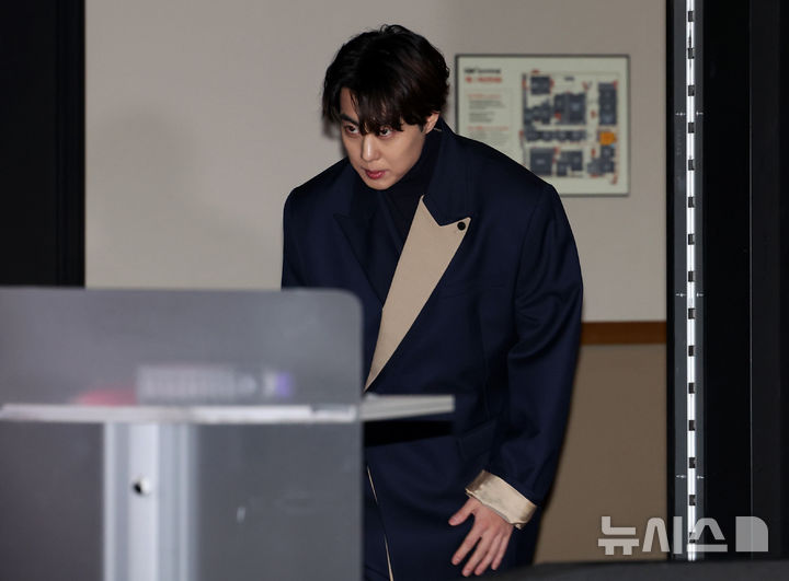 【フォト】「いじめ問題」経てスクリーン復帰のチョ・ビョンギュ