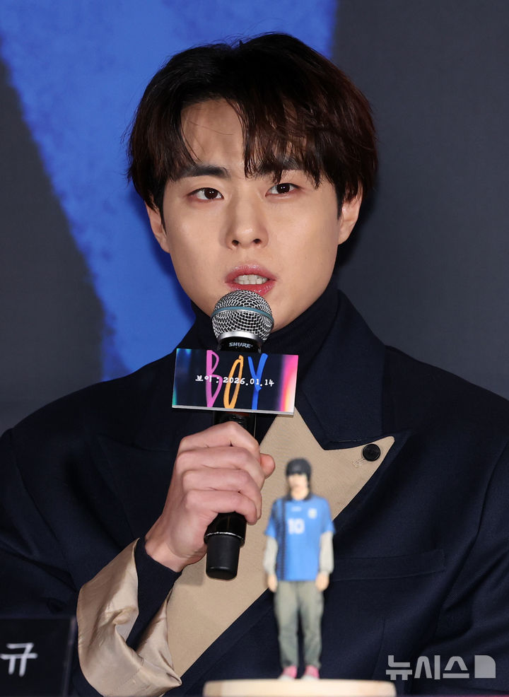 【フォト】元NMIXXジニ＆チョ・ビョンギュ「ディストピア・ラブをお楽しみに」