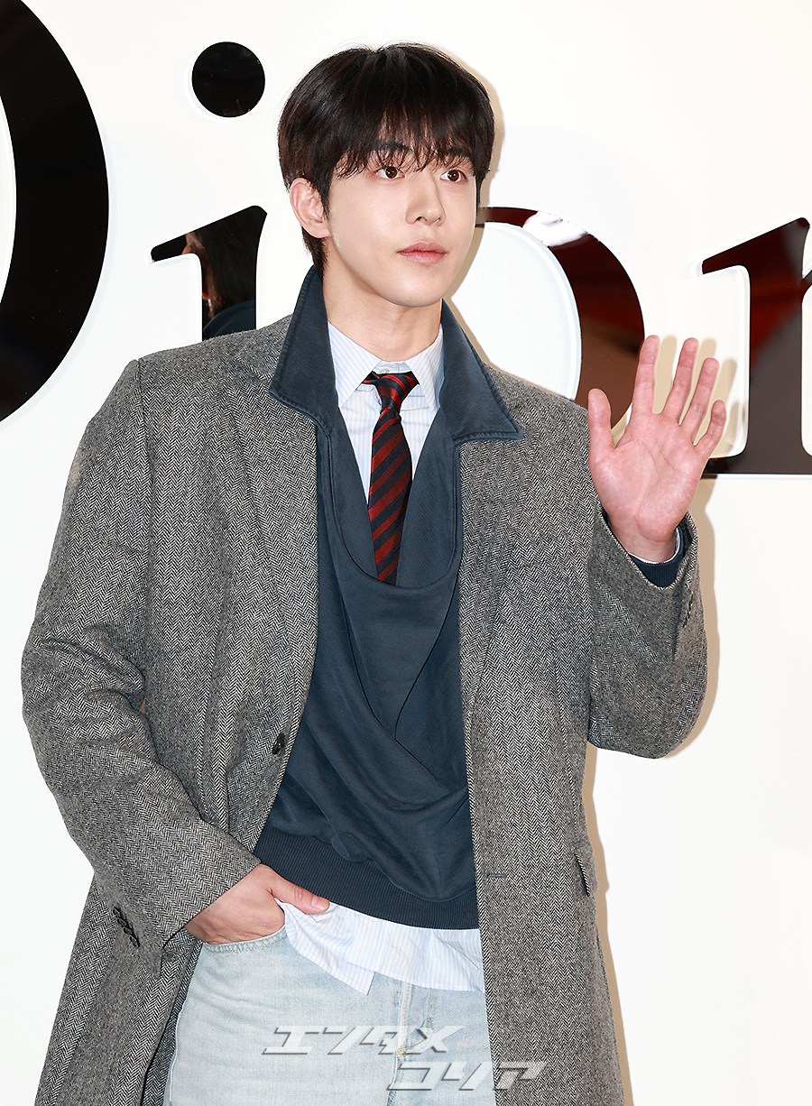 【フォト】ナム・ジュヒョク　ダンディーなファッション＆スイートな笑顔