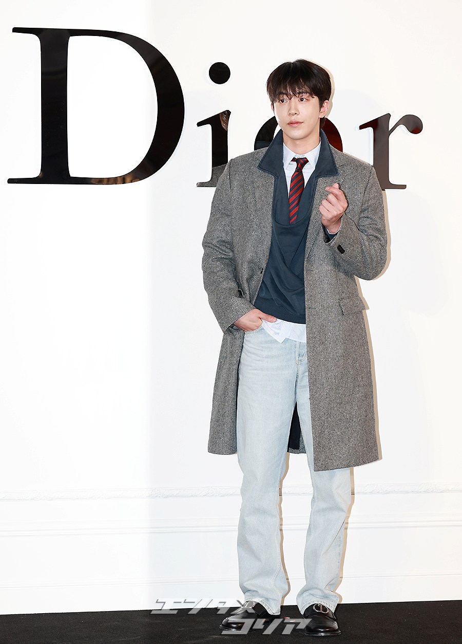 【フォト】ナム・ジュヒョク　ダンディーなファッション＆スイートな笑顔