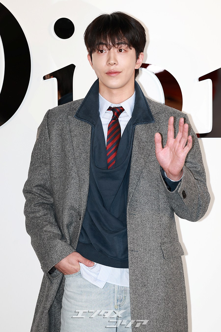 【フォト】ナム・ジュヒョク　ダンディーなファッション＆スイートな笑顔