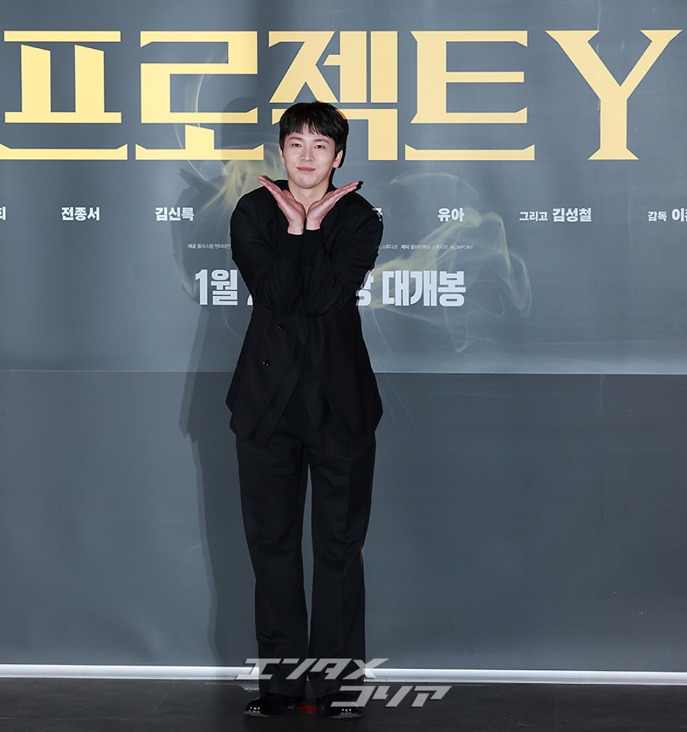 【フォト】信頼できる俳優イ・ジェギュン、和やかにあいさつ