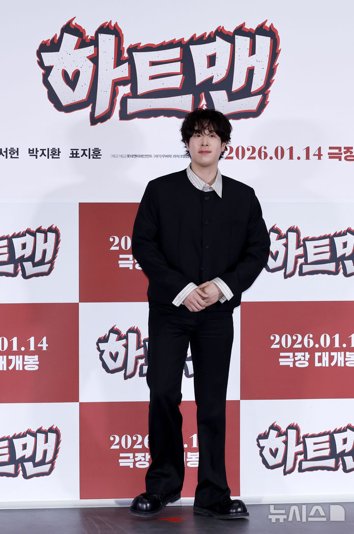 【フォト】クォン・サンウ＆ムン・チェウォンなど、サムズアップする『ハートマン』のキャストたち