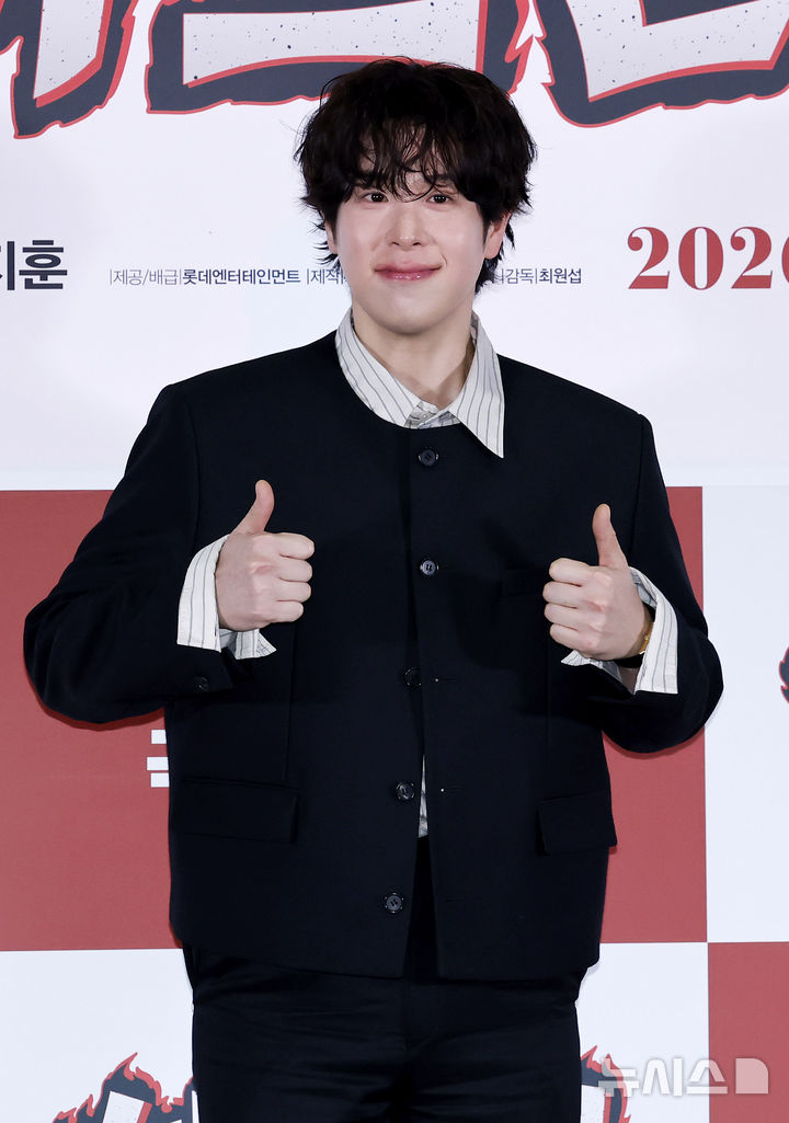 【フォト】クォン・サンウ＆ムン・チェウォンなど、サムズアップする『ハートマン』のキャストたち