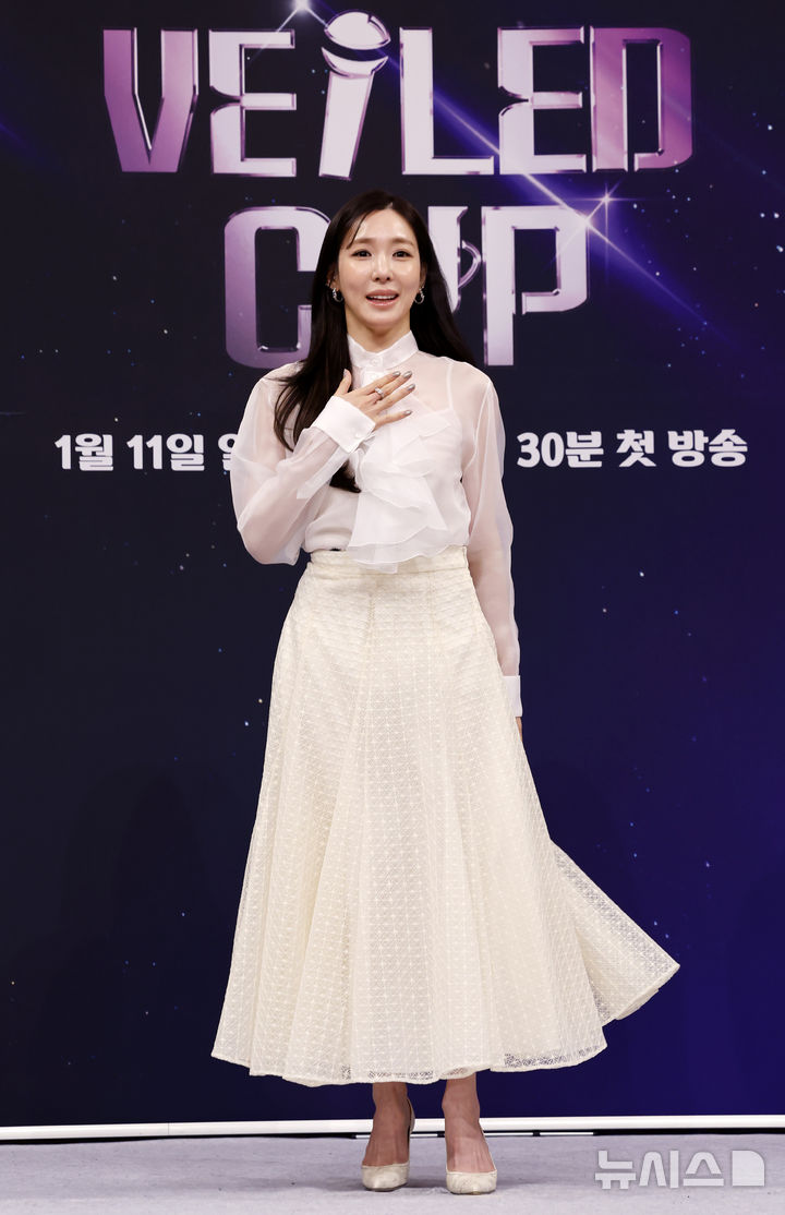 【フォト】少女時代ティファニー　熱愛報道後、初の公の場…はにかみポーズ