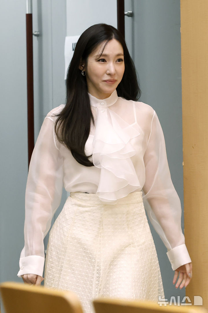 【フォト】少女時代ティファニー　熱愛報道後、初の公の場…はにかみポーズ