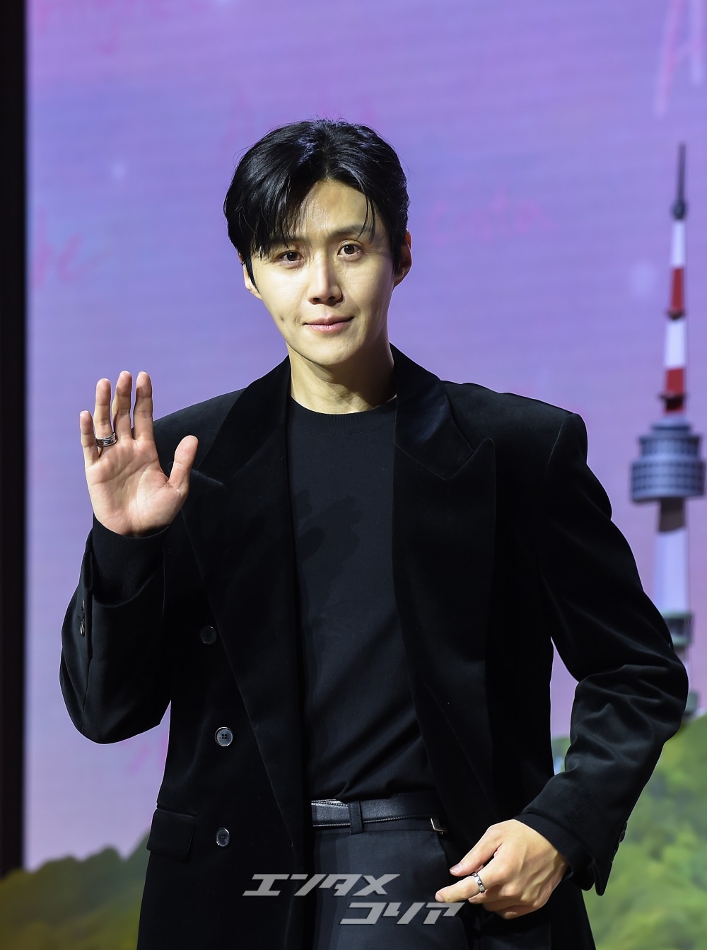 【フォト】えくぼがキュートなキム・ソンホ、女心を刺激