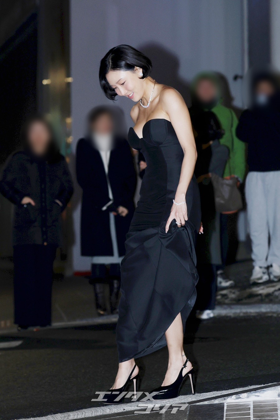 【フォト】MAMAMOOファサ　小麦色の肌×セクシードレス