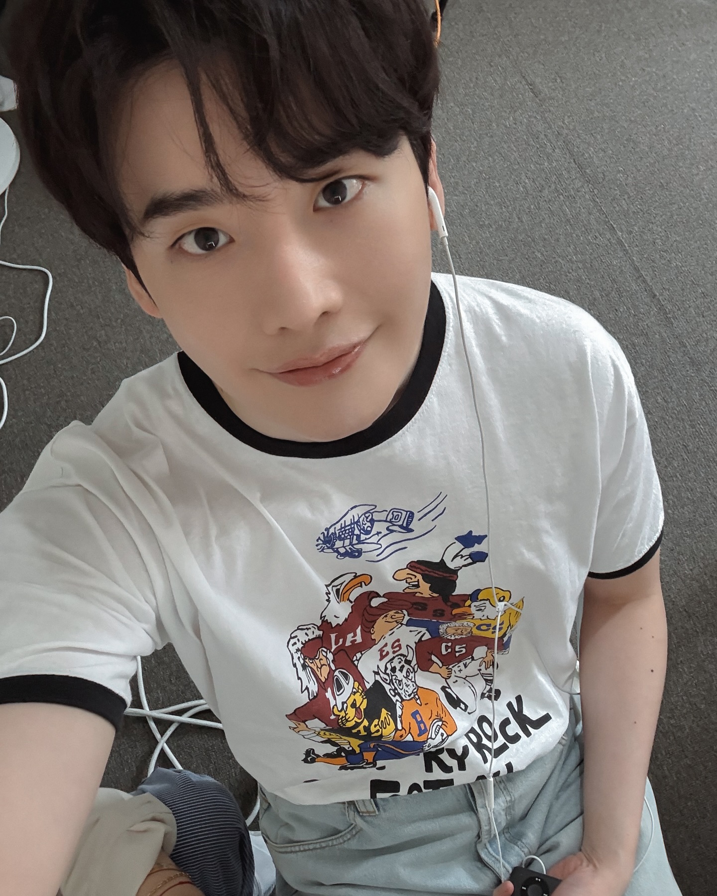 イ・ジョンソクが近況報告、相変わらず若々しいビジュアル　「時がたつのは早い」