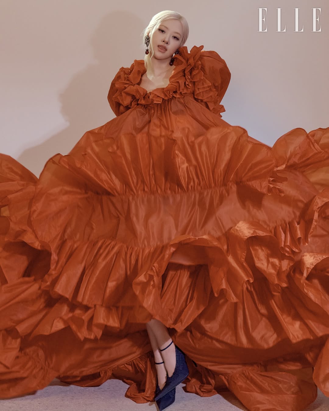 【フォト】BLACKPINKロゼ、最も美しく魅惑的な瞬間…「ELLE」グラビア公開