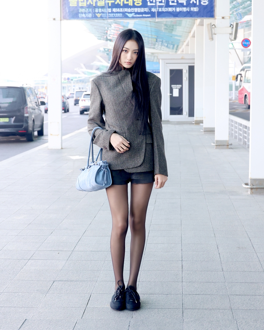 【フォト】MEOVVガウォン　高級感あふれる空港ファッションで伊ミラノへ