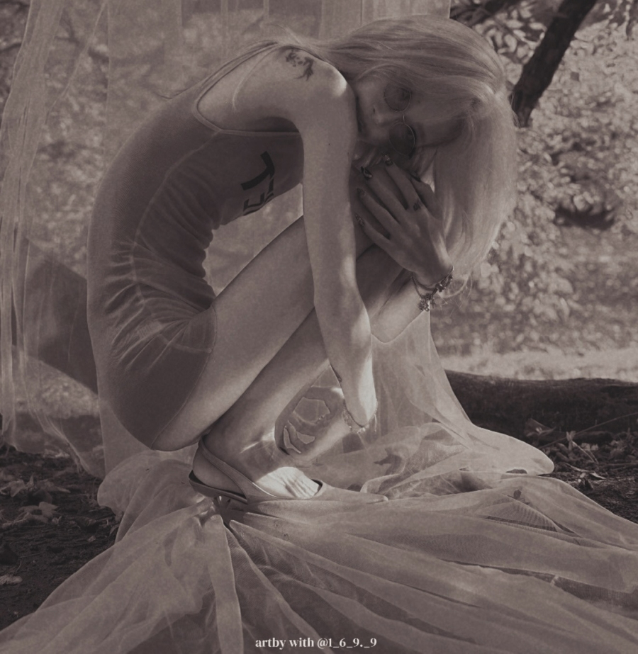 「故チェ・ジンシルさんの娘」チェ・ジュニ　骨張った体でしゃがんだ姿に衝撃