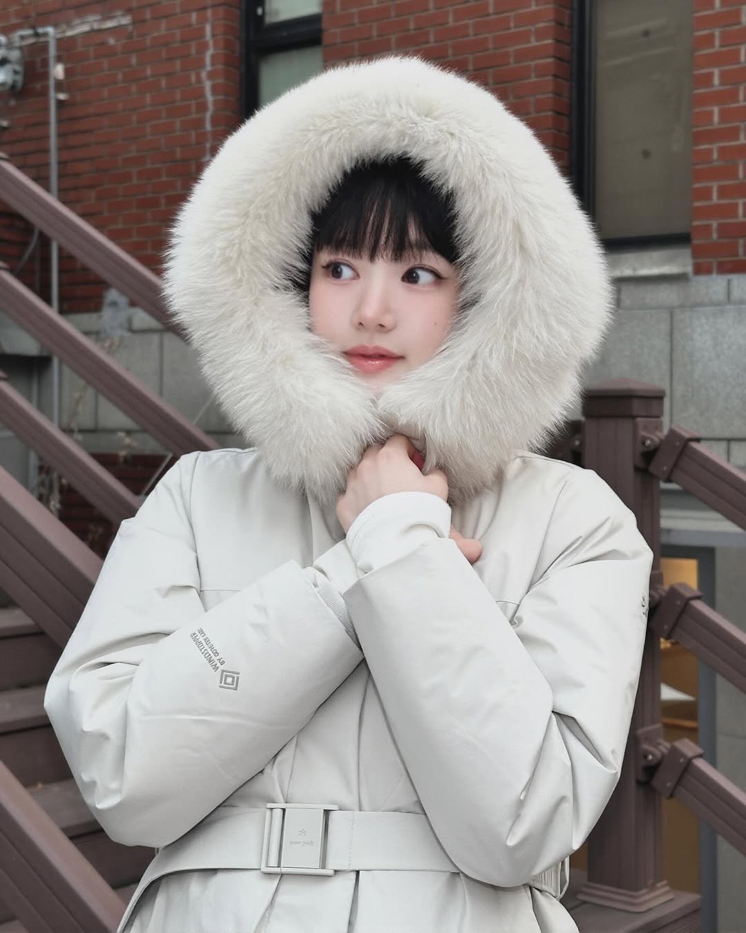 35歳イ・ユビ、厳しい寒い中でもラブリー　「すごく寒いから抱きしめてあげようか」