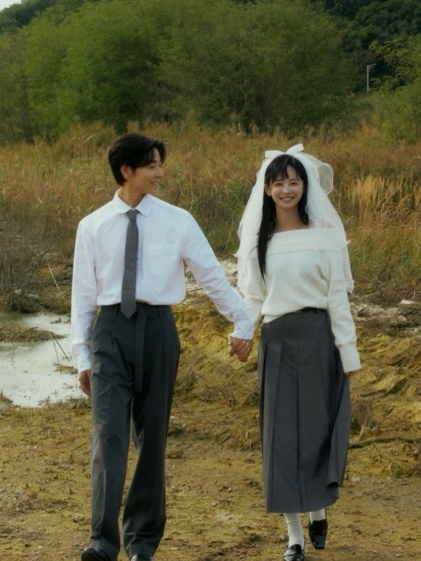 【フォト】ソム・へビン＆キム・イェフン、スパークラーを手にロマンチックなウエディング写真