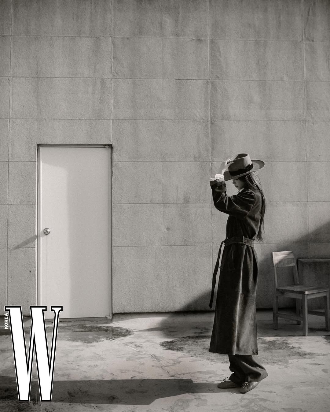 【フォト】LE SSERAFIMカズハ、デビュー後初めて個人でファッション誌の表紙を飾る…カリスマあふれるカウガール