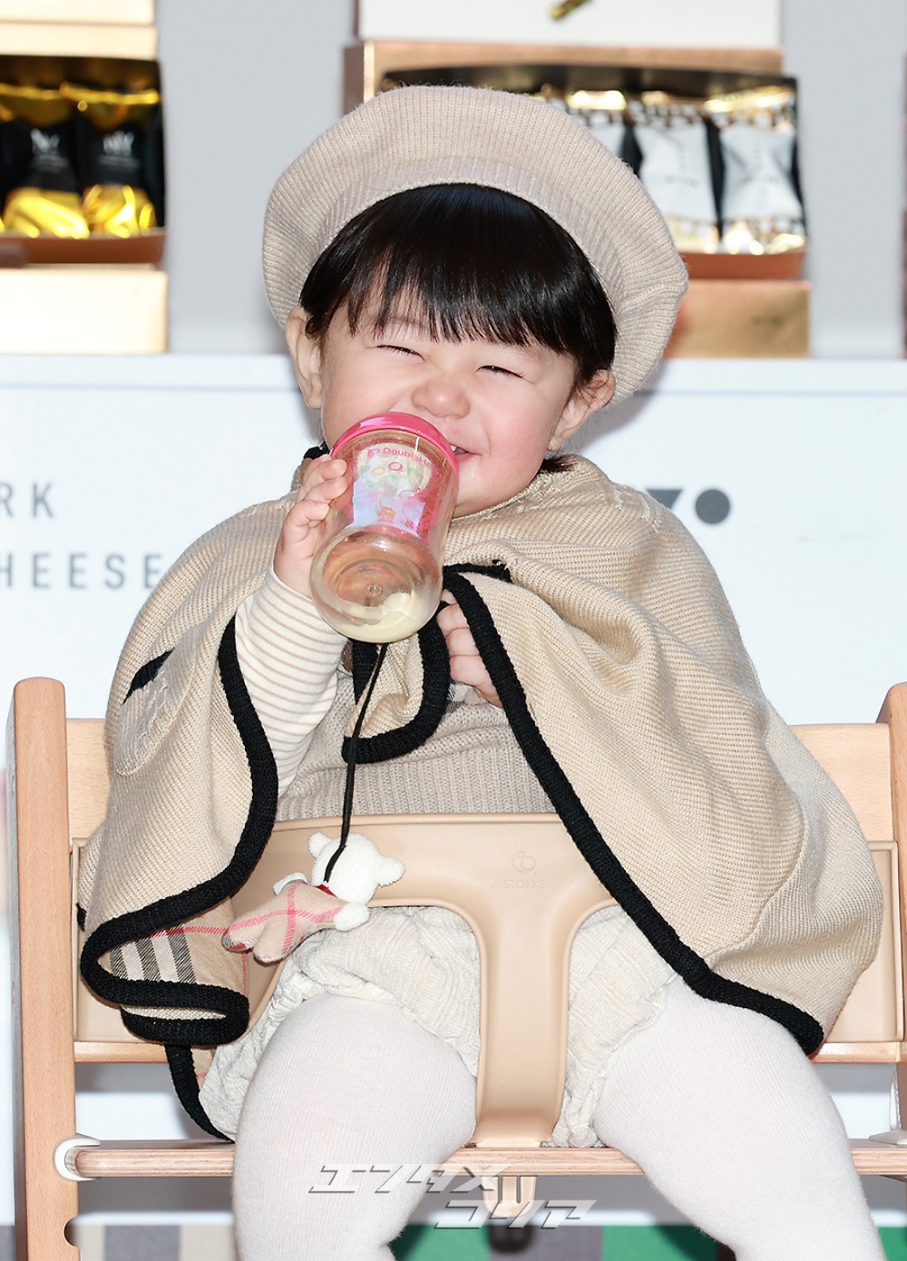 【フォト】シム・ヒョンタクの息子ハル君、最年少広報大使の人形みたいにキュートな姿