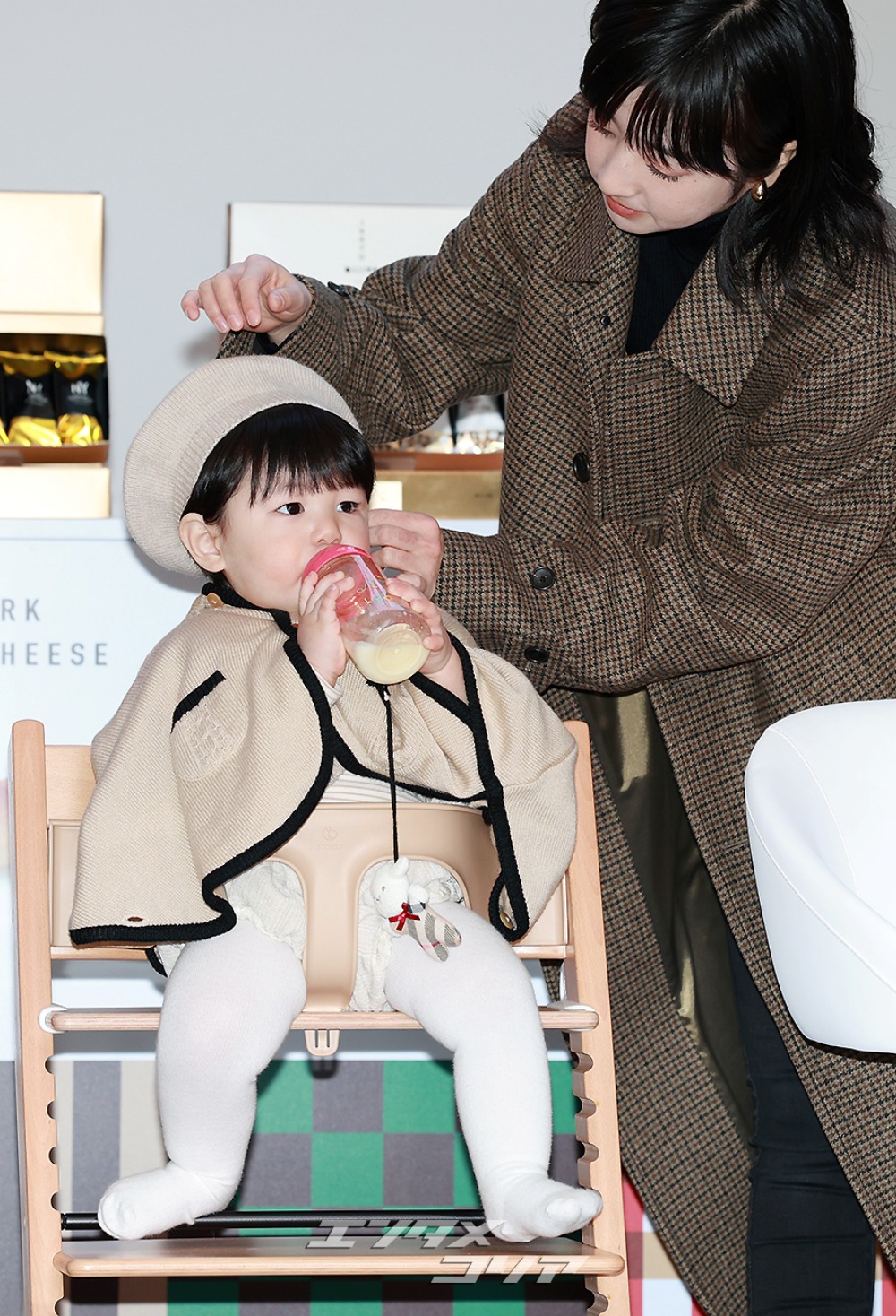 【フォト】シム・ヒョンタクの息子ハル君、最年少広報大使の人形みたいにキュートな姿