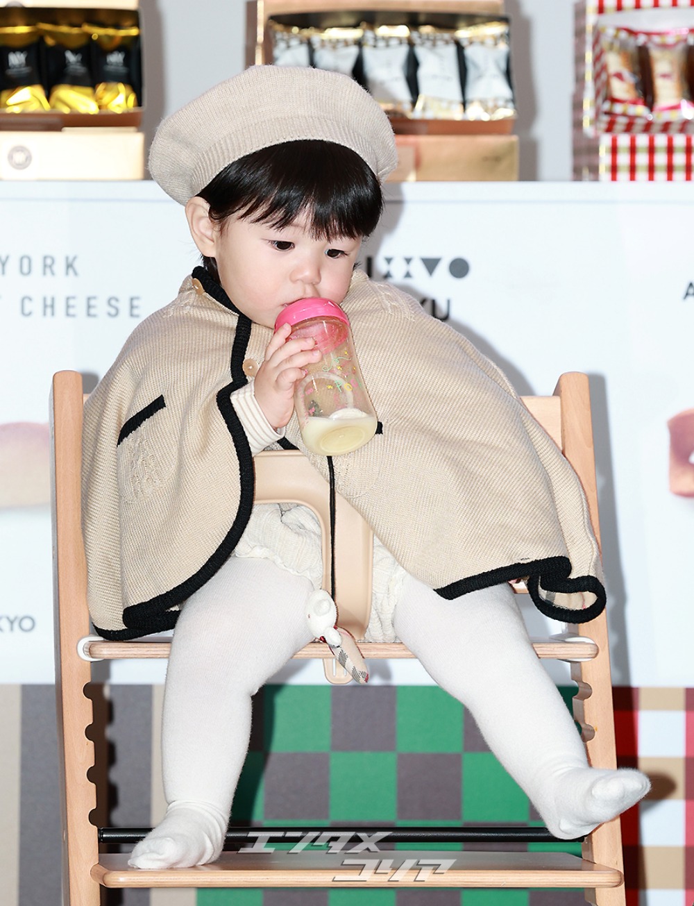 【フォト】シム・ヒョンタクの息子ハル君、最年少広報大使の人形みたいにキュートな姿