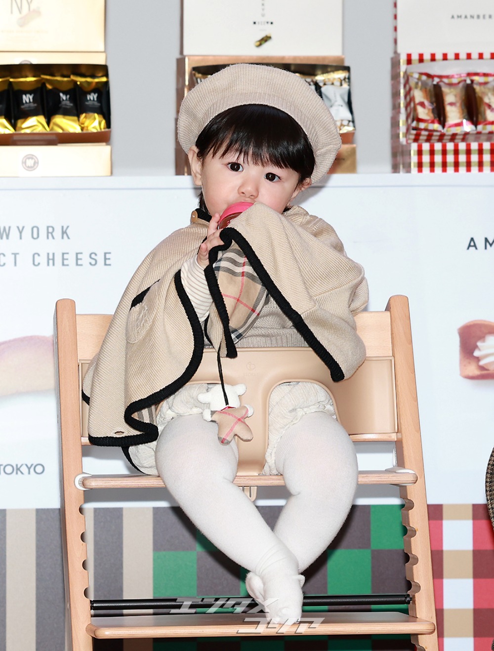 【フォト】シム・ヒョンタクの息子ハル君、最年少広報大使の人形みたいにキュートな姿