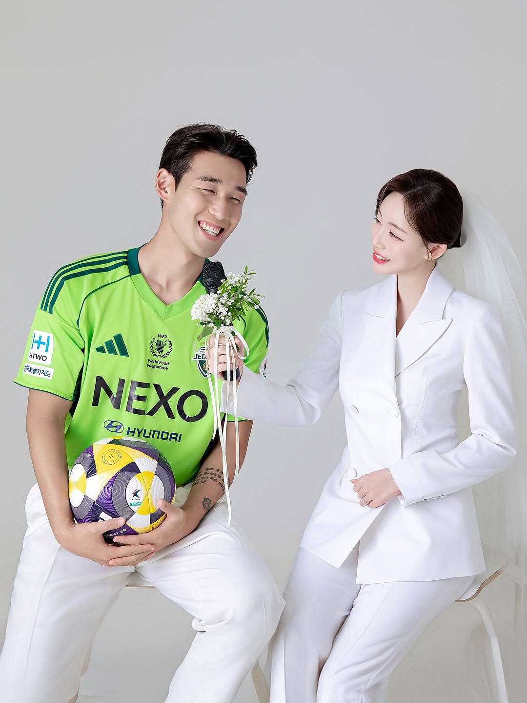 【フォト】サッカー選手ソン・ミンギュ＆クァク・ミンソン、ウエディング写真公開…ステキなビジュアル