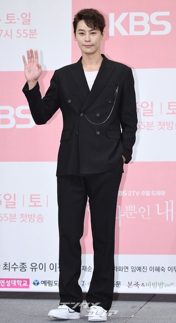 【フォト】チョン・ウヌ、『一人だけの味方』制作発表会に出席…穏やかなビジュアル