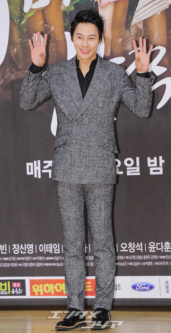 【フォト】明るい笑顔のチョン・ウヌ…ドラマ『私の心キラキラ』に出席