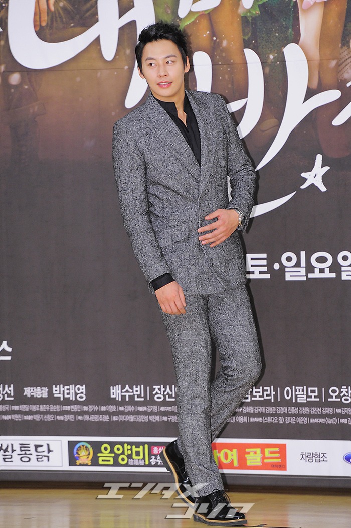 【フォト】明るい笑顔のチョン・ウヌ…ドラマ『私の心キラキラ』に出席